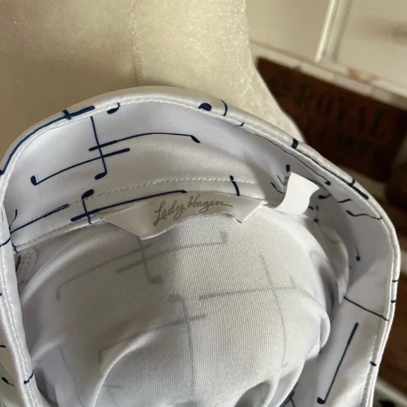 Lady Hagen - Picture 3 of 3